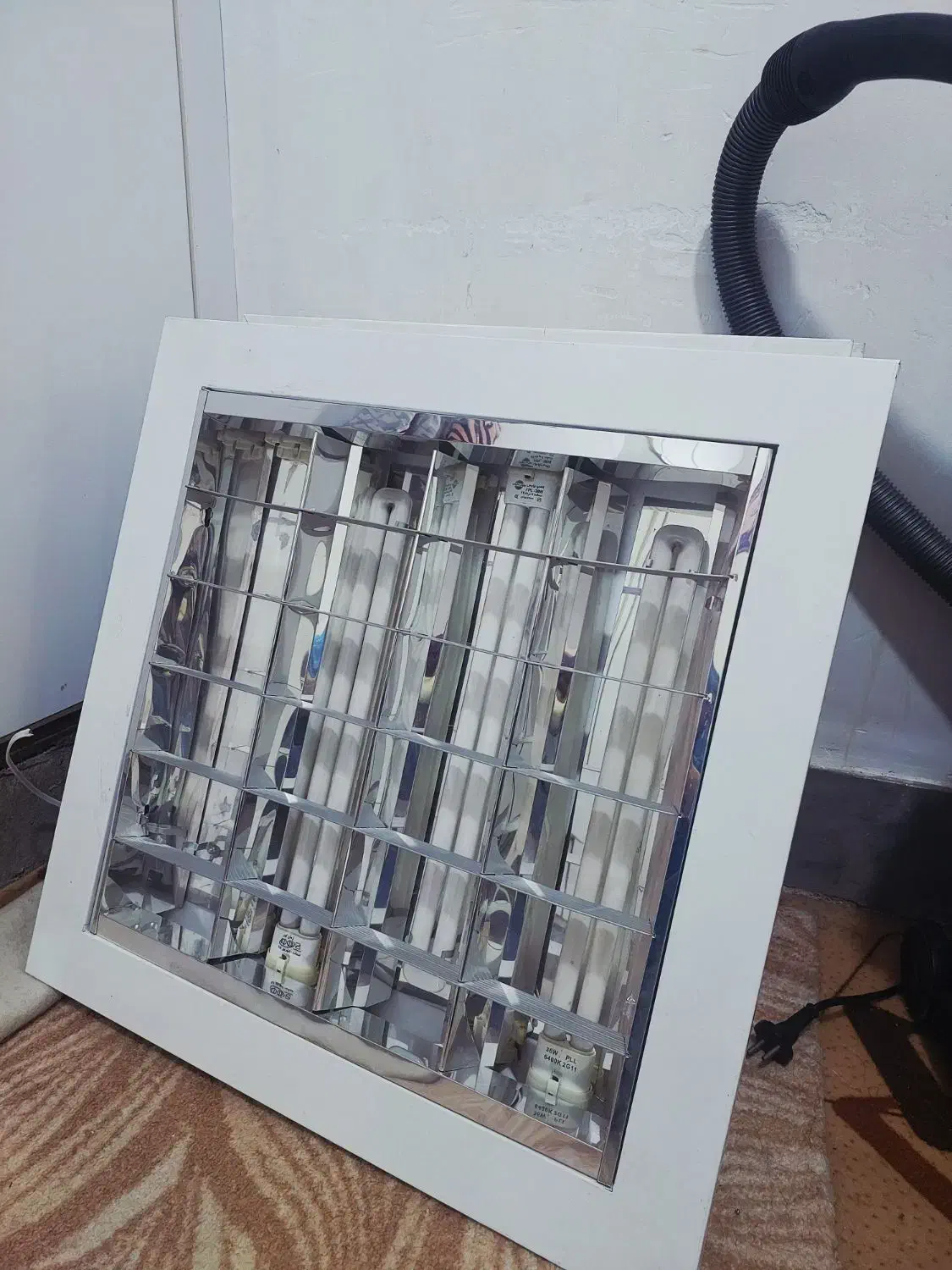 4عد چراغ سقفی کاملا سالم|لامپ و چراغ|چمران, |دیوار