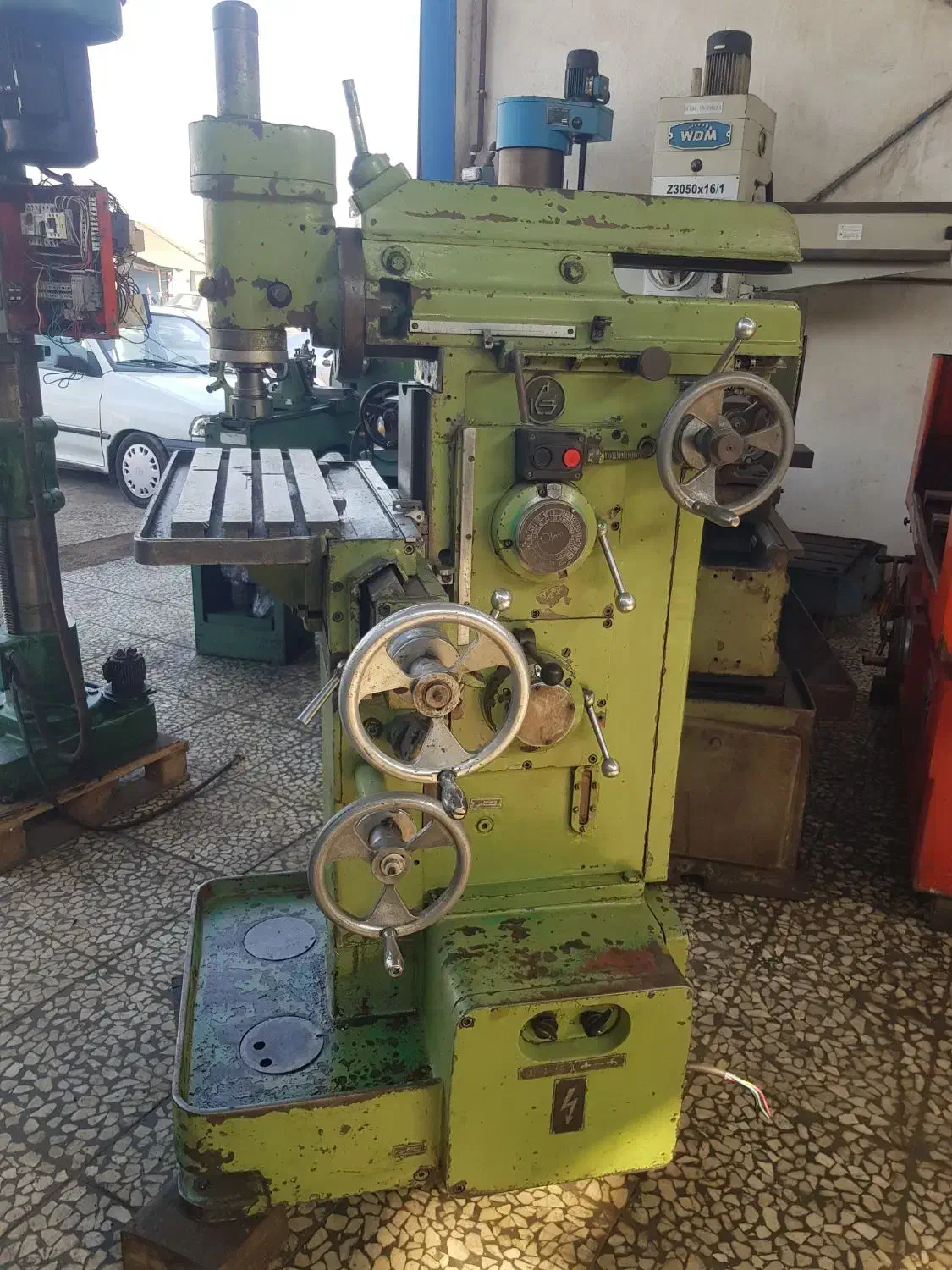 فرز روس کله شاه|ماشین‌آلات صنعتی|رشت, حومه رشت|دیوار