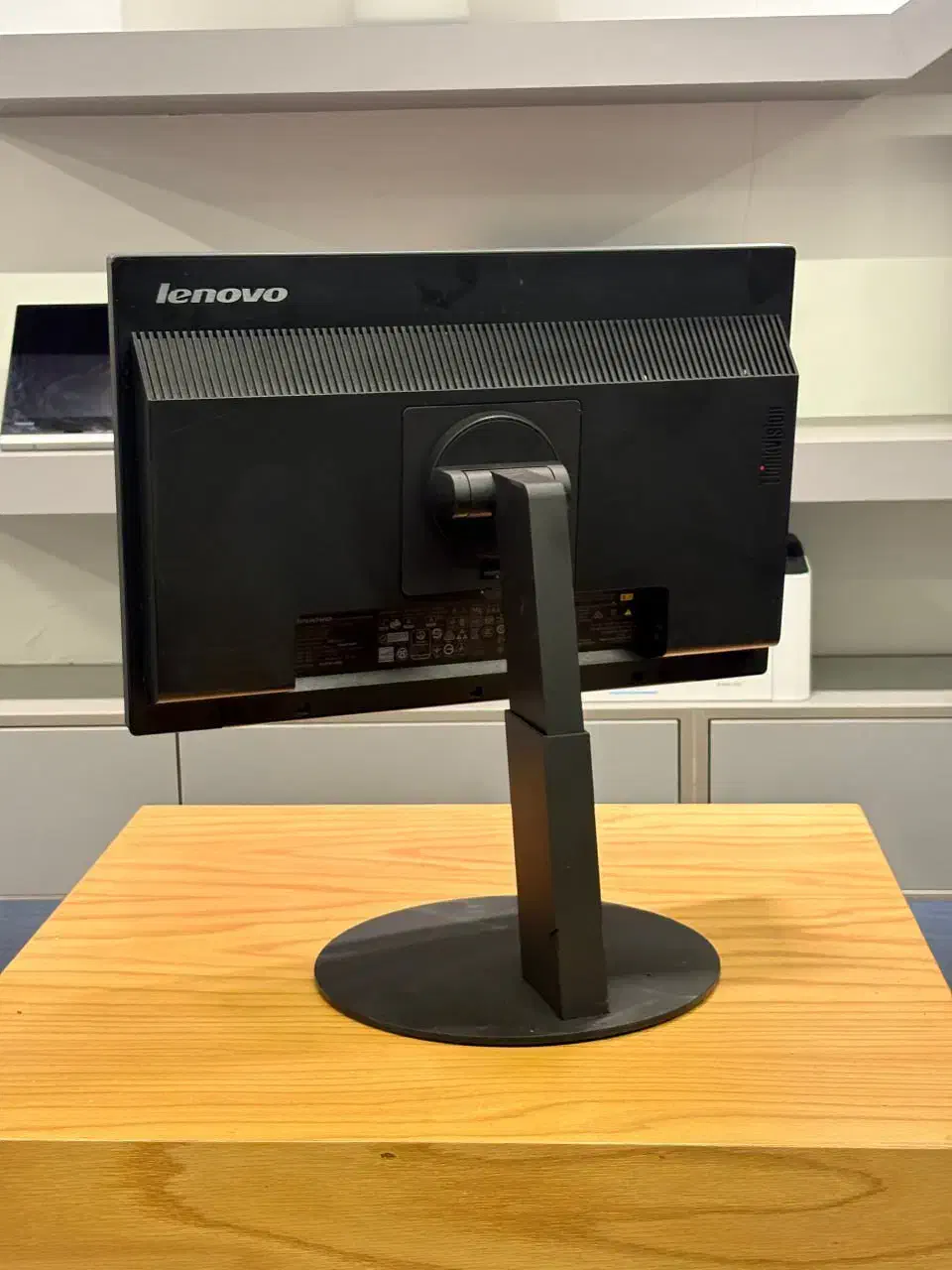 مانیتور استوک لنوو ThinkVision T2054p|قطعات و لوازم جانبی رایانه|تهران, میدان ولیعصر|دیوار
