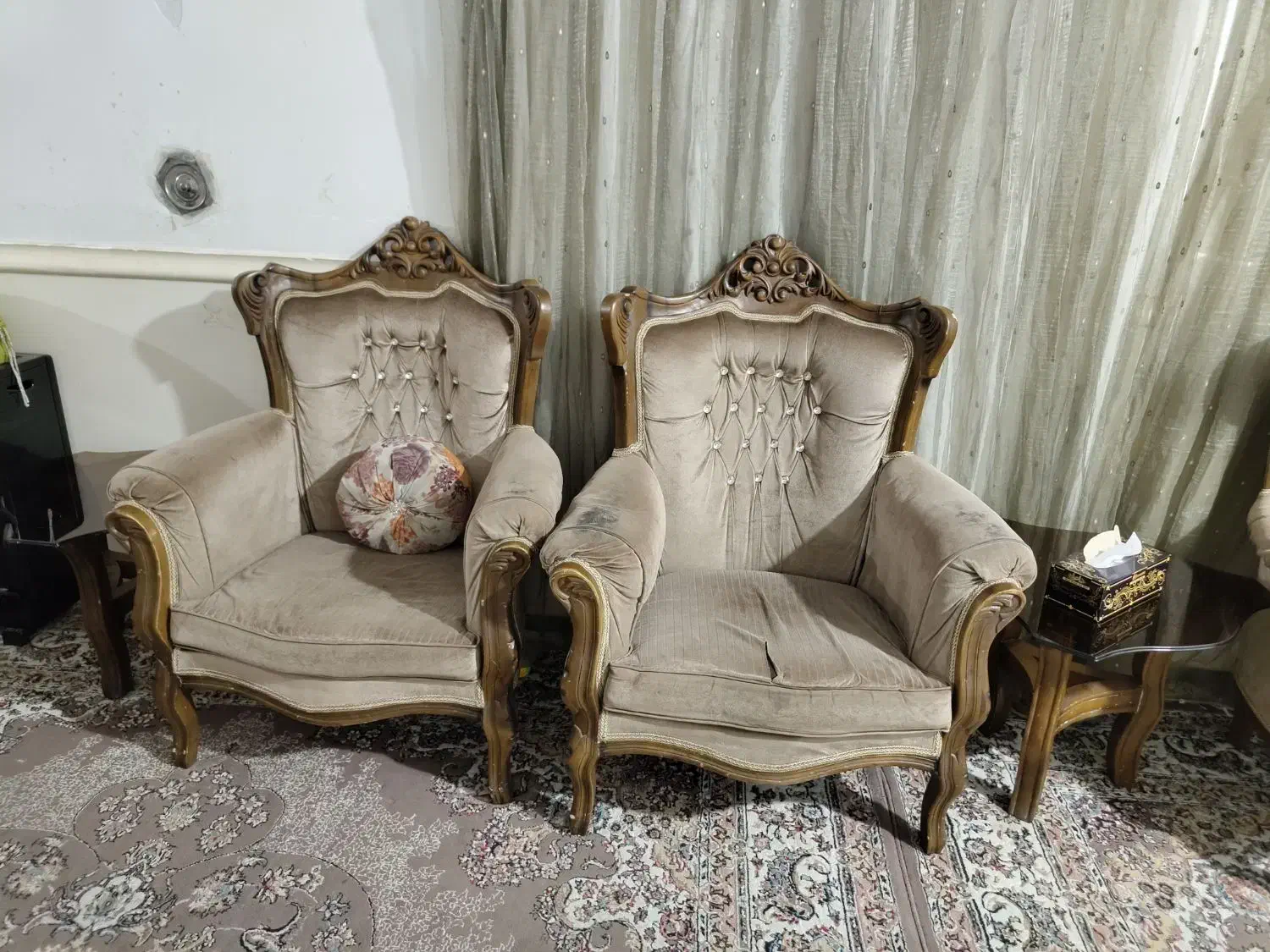 مبل سلطنتی با میز و عسلی عالی|مبلمان خانگی و میز عسلی|آبپخش, |دیوار