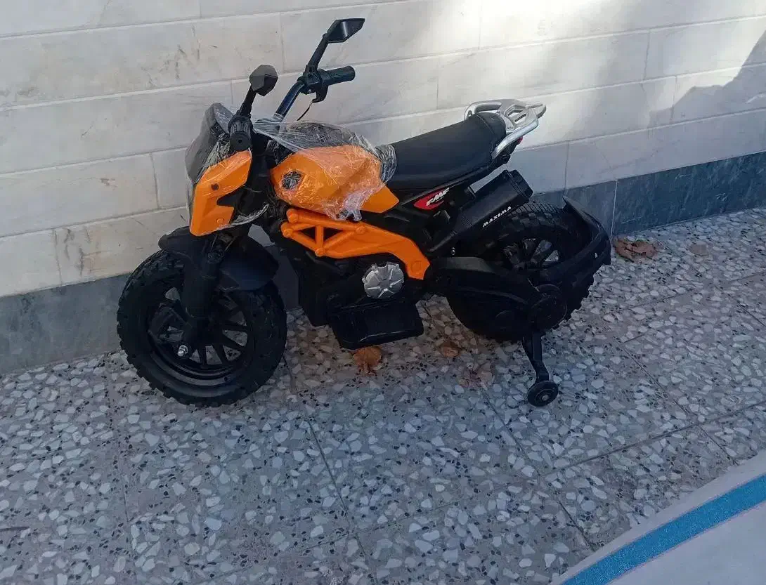 موتور شارژی بنلی گاز رو فرمون و کمکفنردار|اسباب‌‌بازی|قم, یزدان‌شهر|دیوار