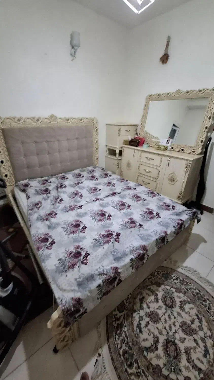 میز آرایش و تخت خواب|تخت و سرویس خواب|قرچک, شهرک طلائیه|دیوار