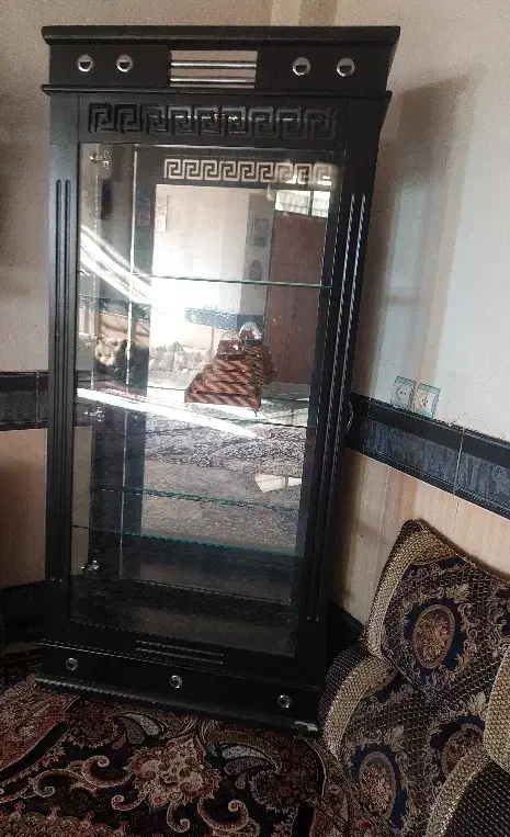 یک عدد بوفه تر و تمیز سالم|بوفه، ویترین، کنسول|یاسوج, |دیوار