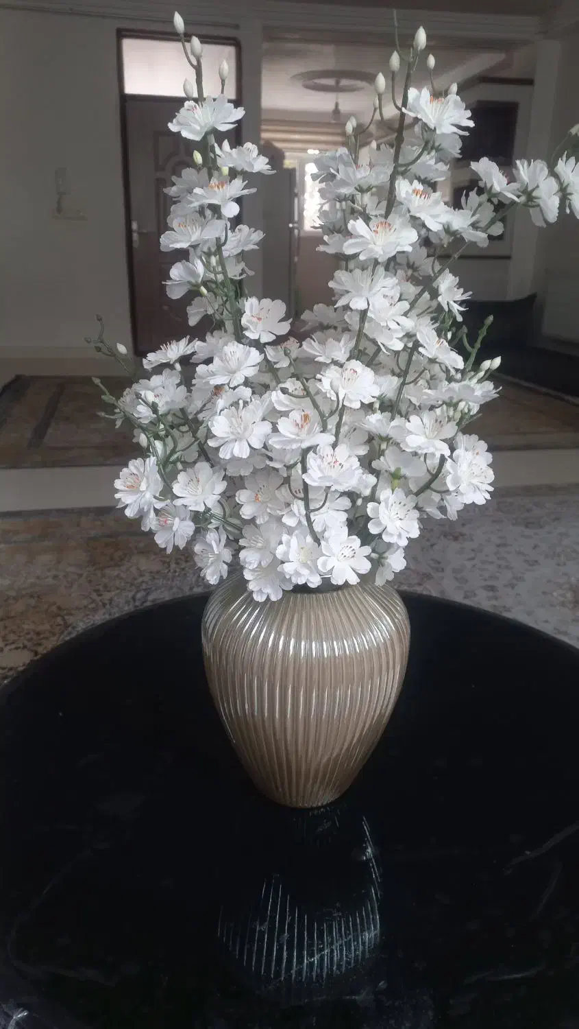 گلدان رومیزی وگل مصنوی|گل مصنوعی|ارومیه, |دیوار