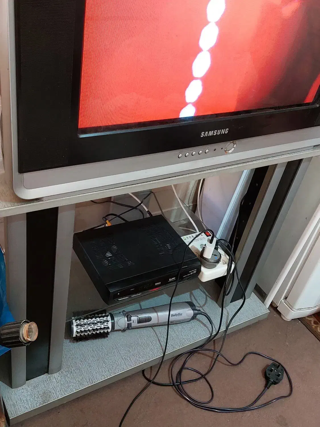 تلویزیون 29 اینچ با میز سامسونگ|تلویزیون و پروژکتور|تهران, شهرک آزمایش|دیوار