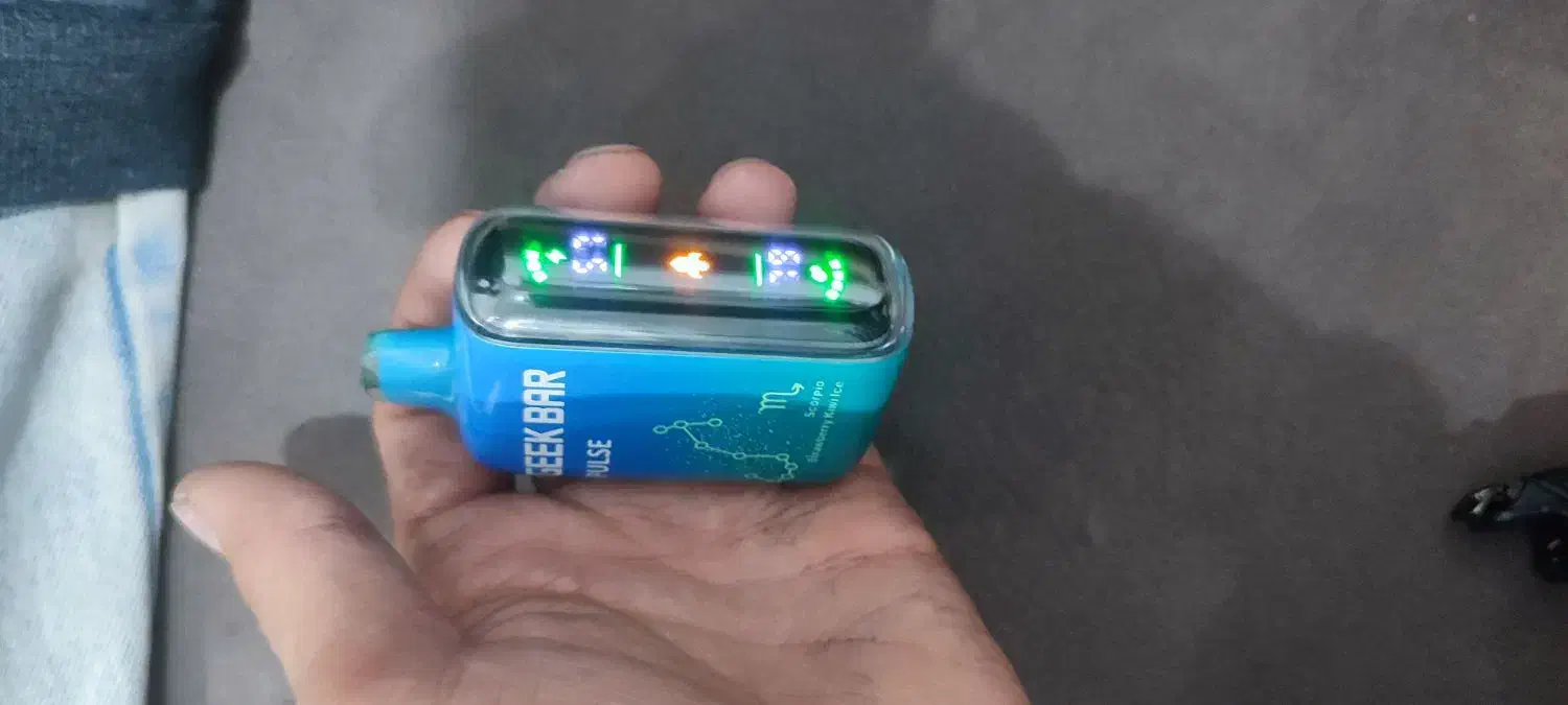 دوعدد پاد سالم پونزده هزار پاف طعم توت فرنگی کیوی|زیورآلات و اکسسوری|یزد, |دیوار