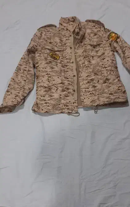 کاپشن|لباس|هشتگرد, شهرک راه آهن|دیوار