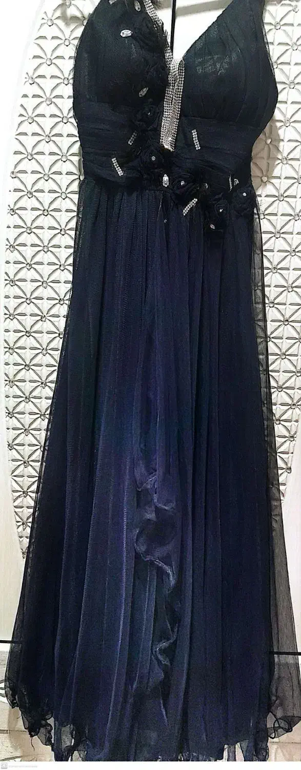 پیراهن شب یلدا|لباس|نیشابور, بزرگمهر|دیوار