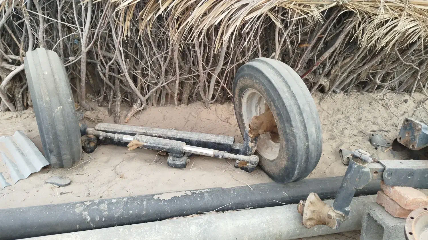 اکسل جلو تراکتور موجود هست تیغه جلو فروخته شد|ماشینآلات صنعتی|جلگه چاه هاشم, |دیوار