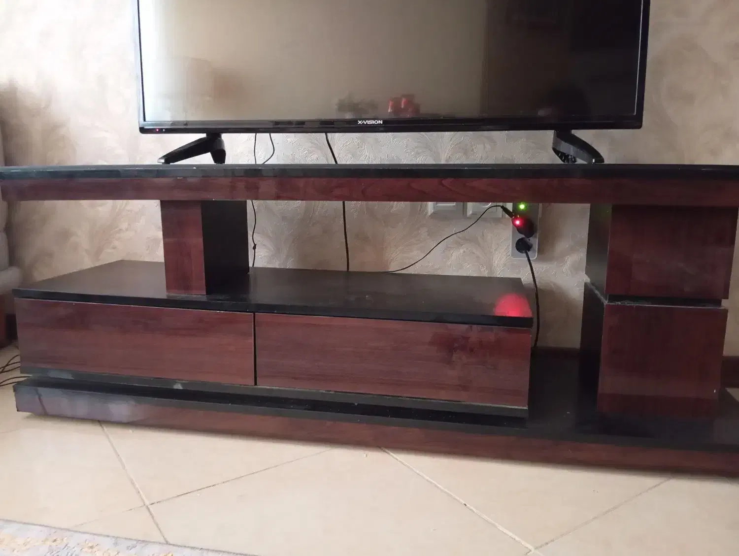 میز تی وی|میز تلویزیون|گلبهار, شهر جدید گلبهار|دیوار