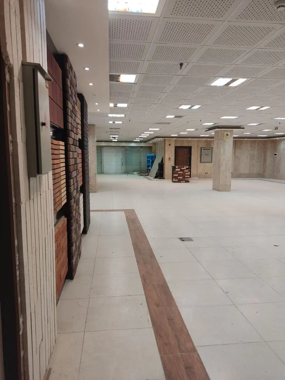 اجاره مغازه ۳۴۰ متری در A۴|اجارهٔ مغازه و غرفه|فولادشهر, A4|دیوار