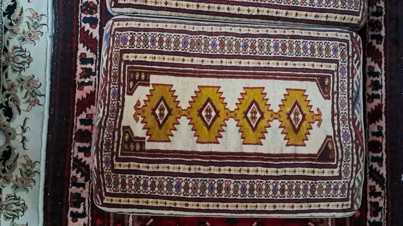 پشتی فرش دستبافت کم نظیر|پشتی|تهران, جهاد|دیوار