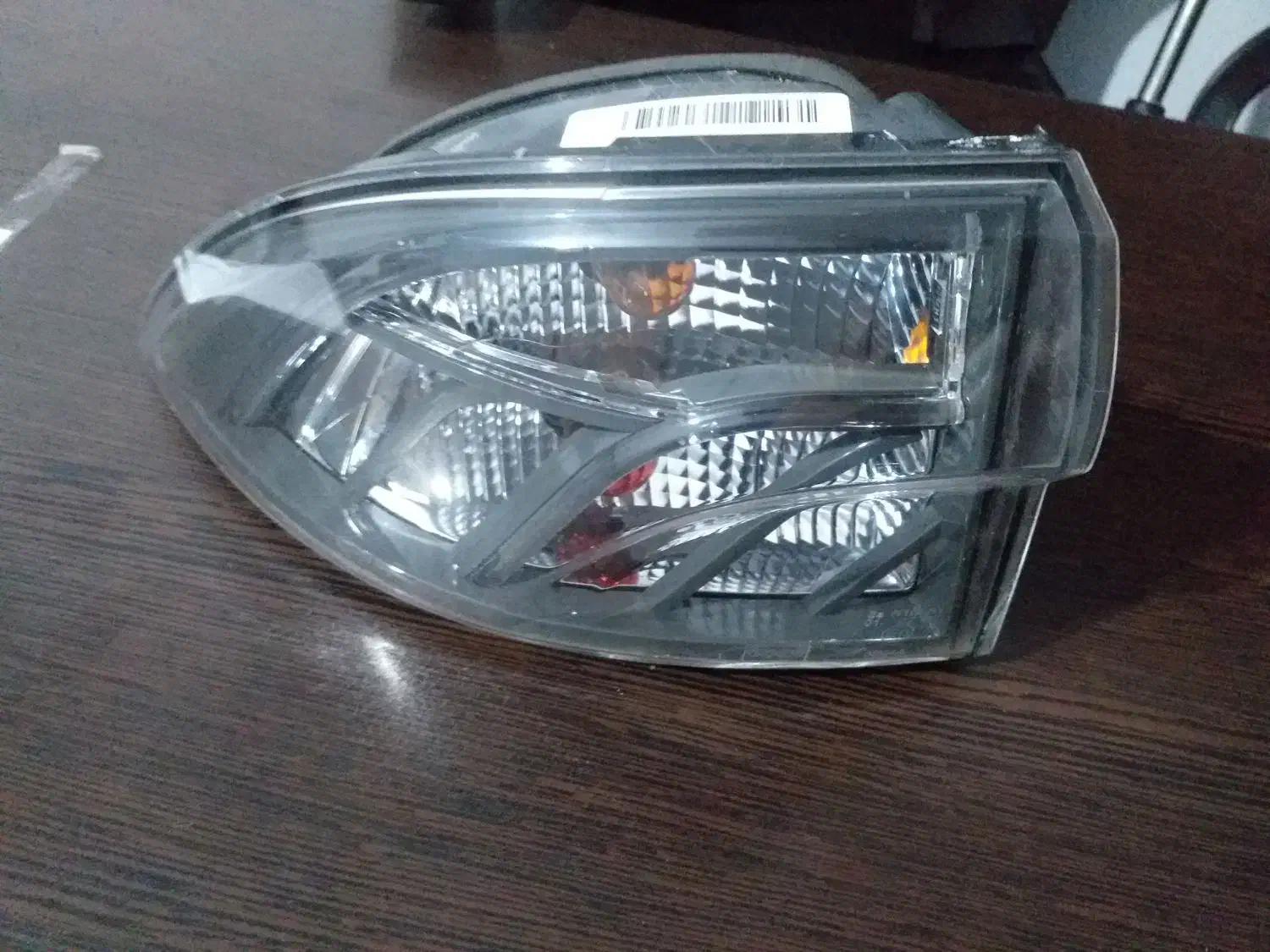 چراغ عقب روی بدنه سورن پلاس|قطعات یدکی و لوازم جانبی|اشترینان, |دیوار