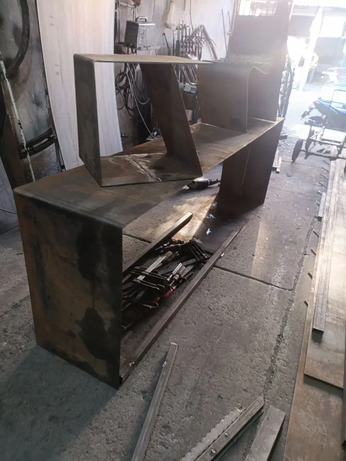 همکار جوشکار|استخدام صنعتی، فنی، مهندسی|قزوین, |دیوار