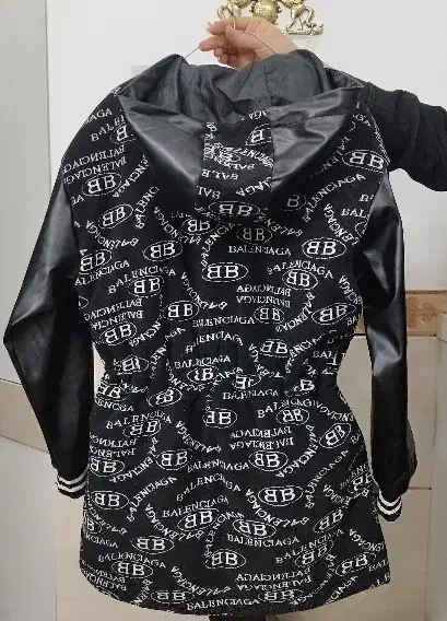 کاپشن|لباس|زنجان, |دیوار