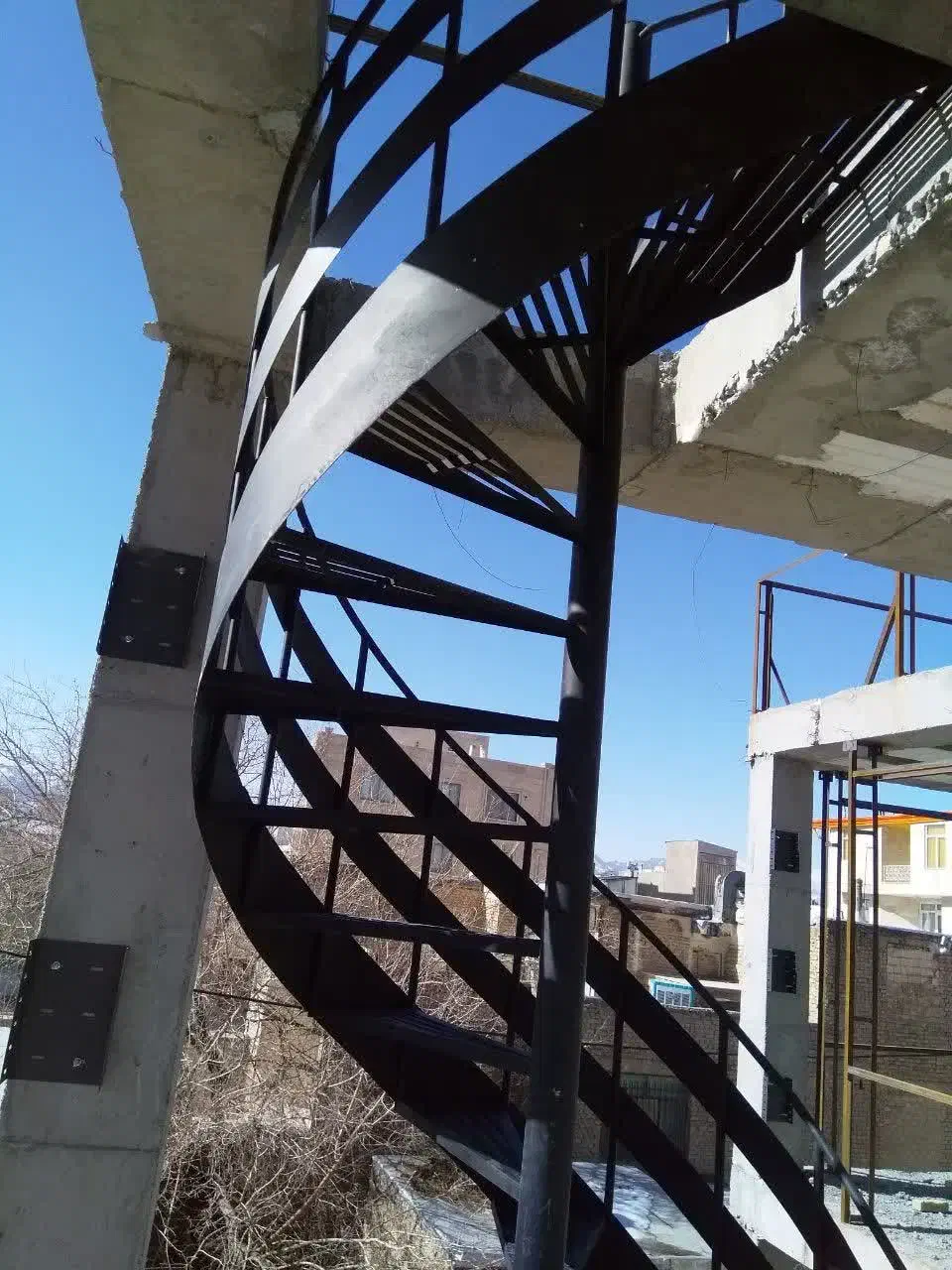 پله گرد آهنی|مصالح و تجهیزات ساختمان|گلپایگان, |دیوار