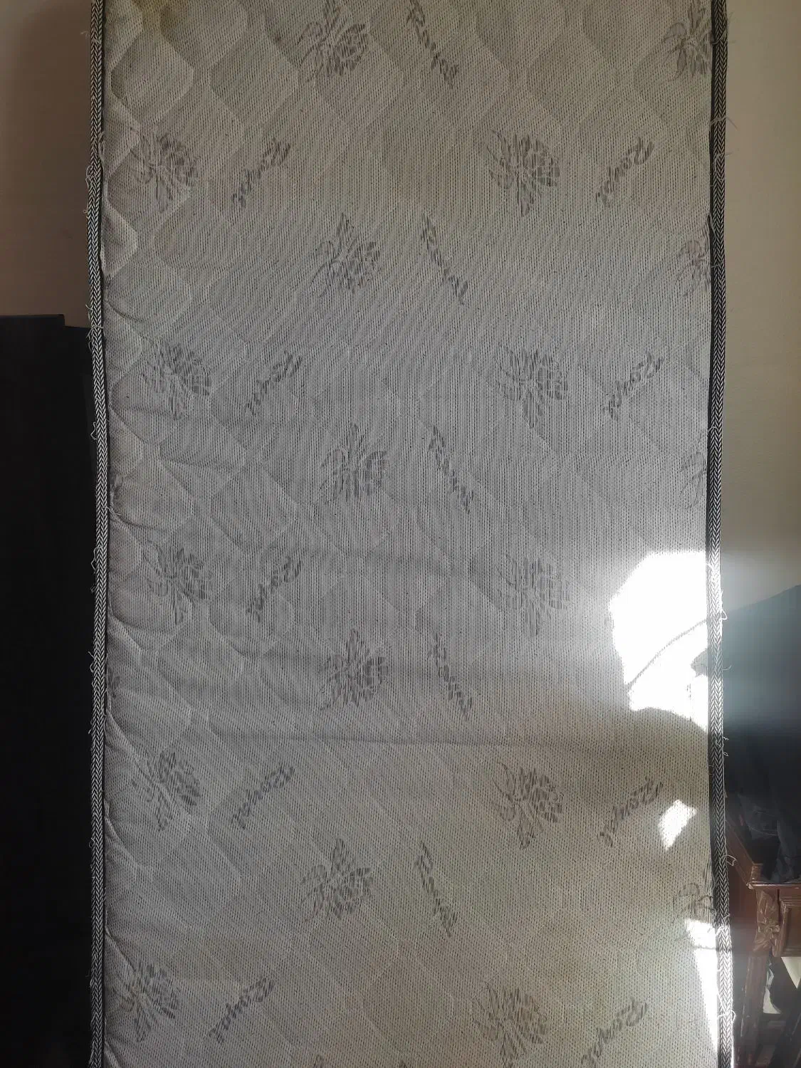 تشک رویال یک نفره|تشک تختخواب|شاهین‌شهر, اقبال لاهوری|دیوار