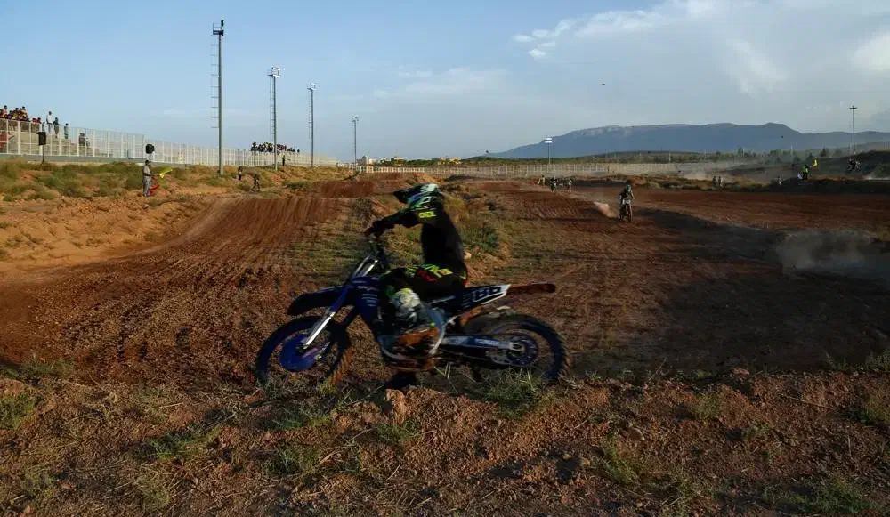 تعمیر گاه تخصصی افرود رایکا|قطعات یدکی و لوازم جانبی|مشکیندشت, |دیوار