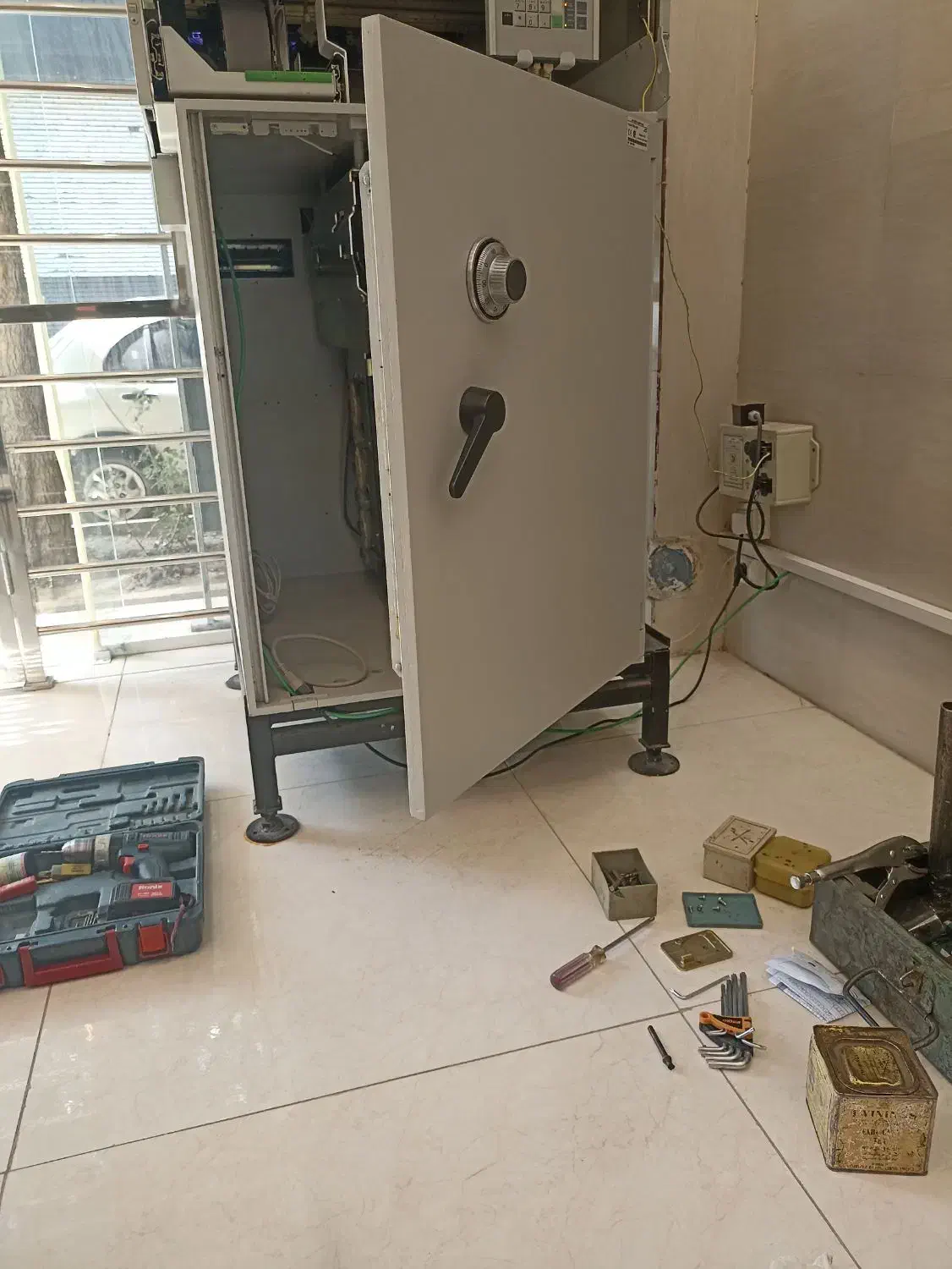 خدمات قفل و کلید سازی از شهر جدید تا چهارباغ|خدمات پیشه و مهارت|هشتگرد, گلسار|دیوار