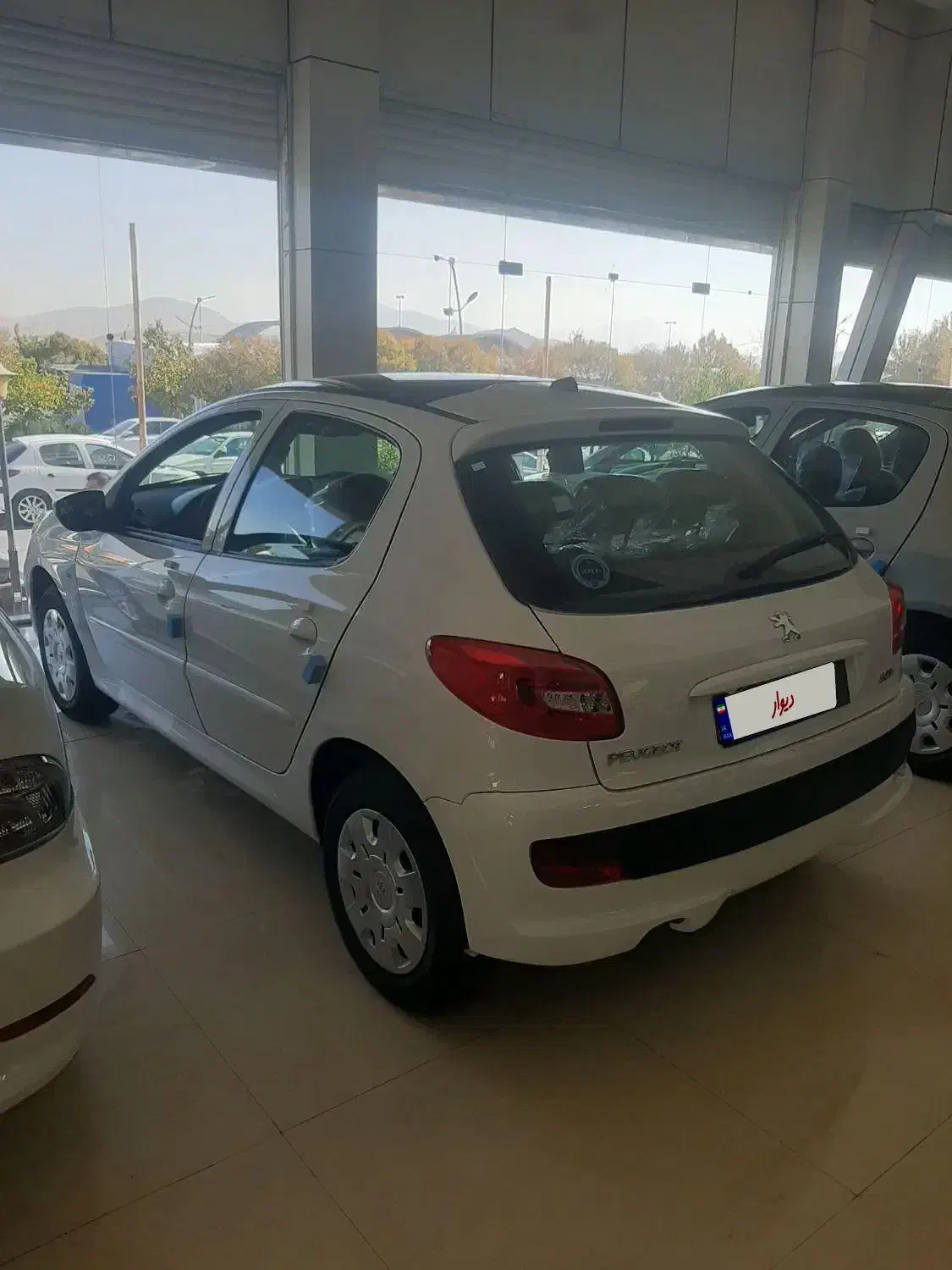 207دنده|خودرو سواری و وانت|شیراز, شهرک بزین|دیوار