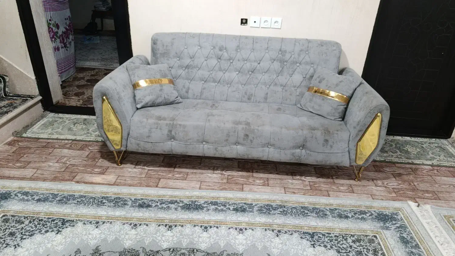 مبل|مبلمان خانگی و میز عسلی|شوط, |دیوار