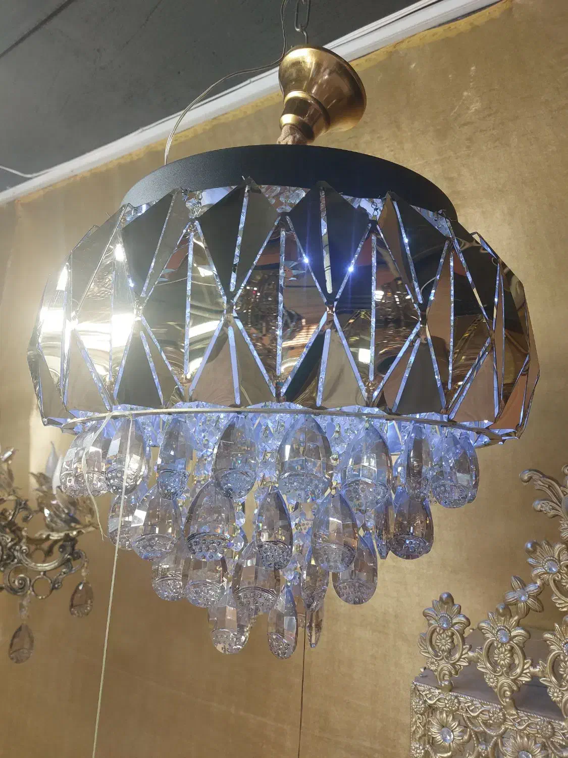 لوستر LED|لوستر و چراغ آویز|اصفهان, کوجان|دیوار