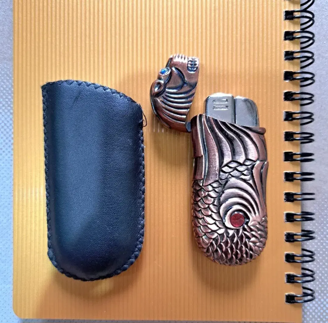 فندک کلکسیونی طرح اژدها|کلکسیون و سرگرمی|رشت, حسین آباد|دیوار