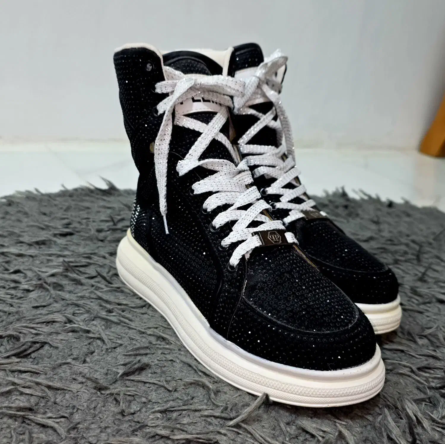 بوت شیک|کیف، کفش، کمربند|نیشابور, بنیاد شهید|دیوار