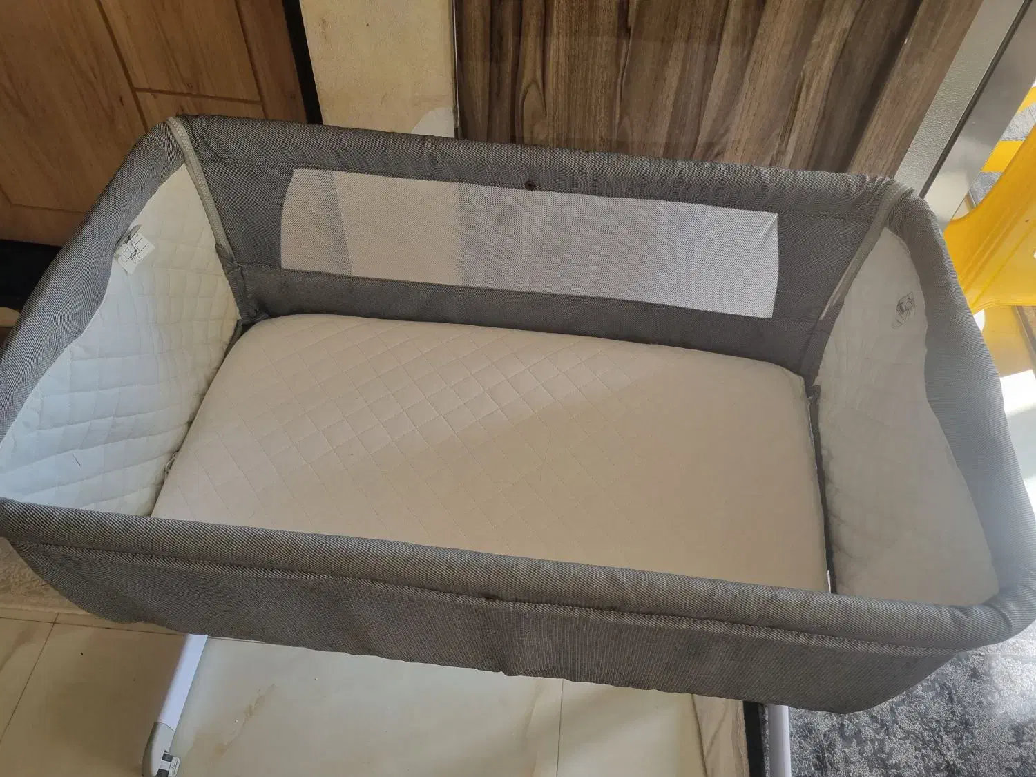 تخت وگهواره|تخت و صندلی بچه|بجنورد, |دیوار