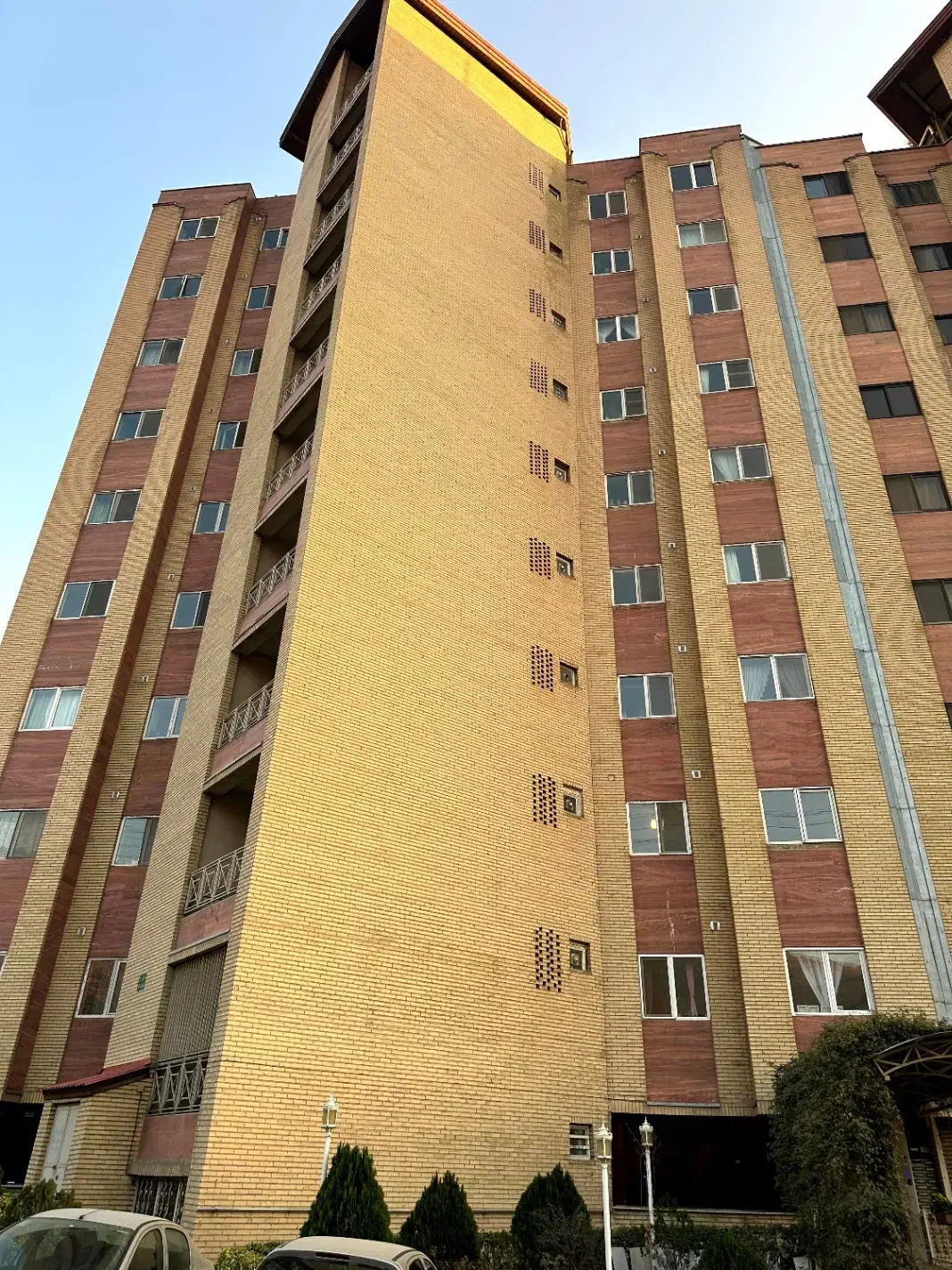 ۱۴۵ متر /سه خواب/ نورگیر /بهترین لوکیشن شهرکOPG