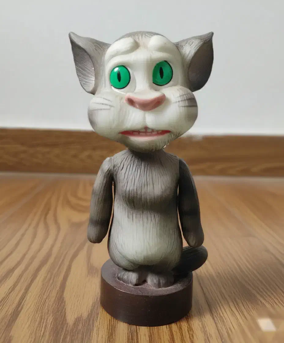 قلک عروسکی تام سخنگو|اسباب‌‌بازی|رامسر, |دیوار