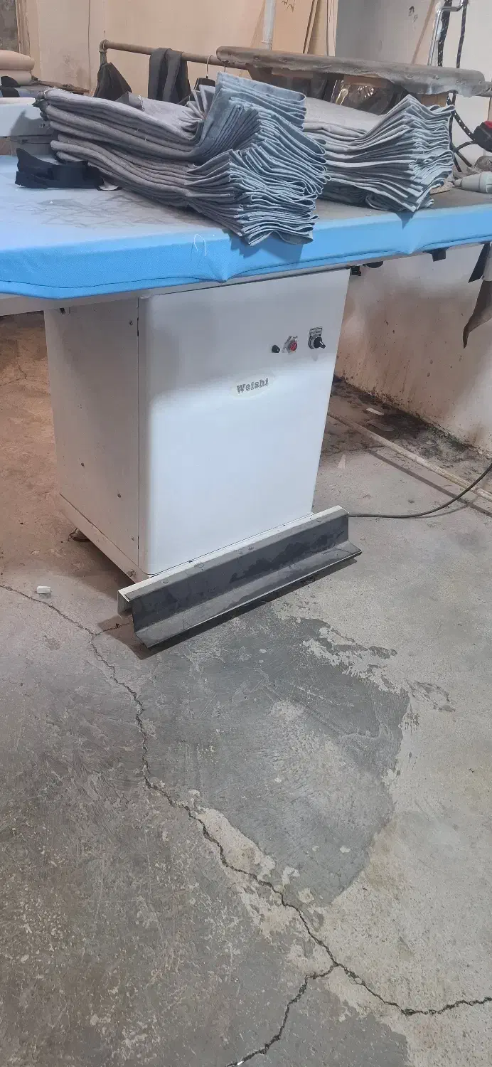 میز مکش ویشی|لوازم خیاطی و بافتنی|پاکدشت, حصار امیر|دیوار