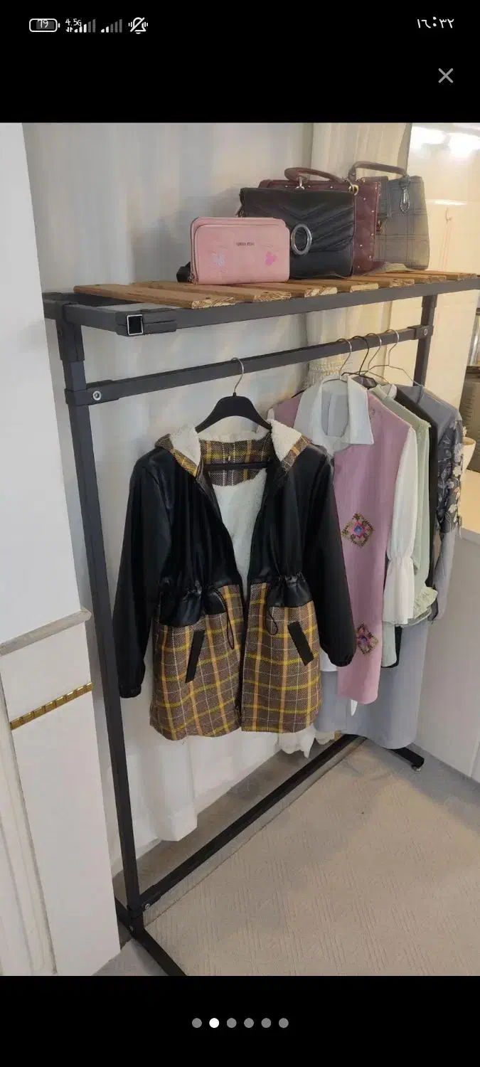 سه عدد رگال نونو|بندرخت و رخت‌آویز|قم, منبع آب|دیوار