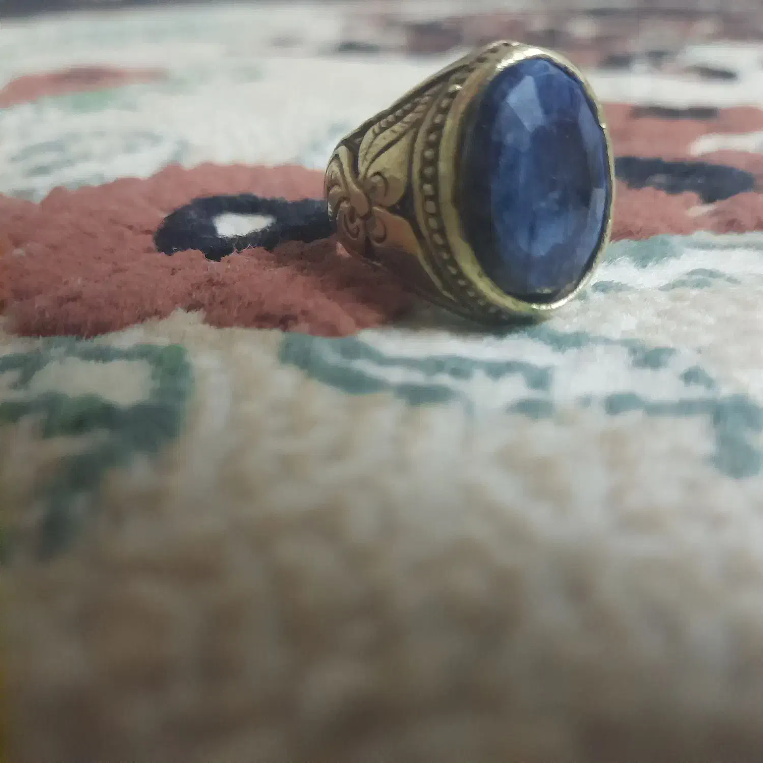 سنگ اصله یاقوت کبود|جواهرات|یزد, |دیوار