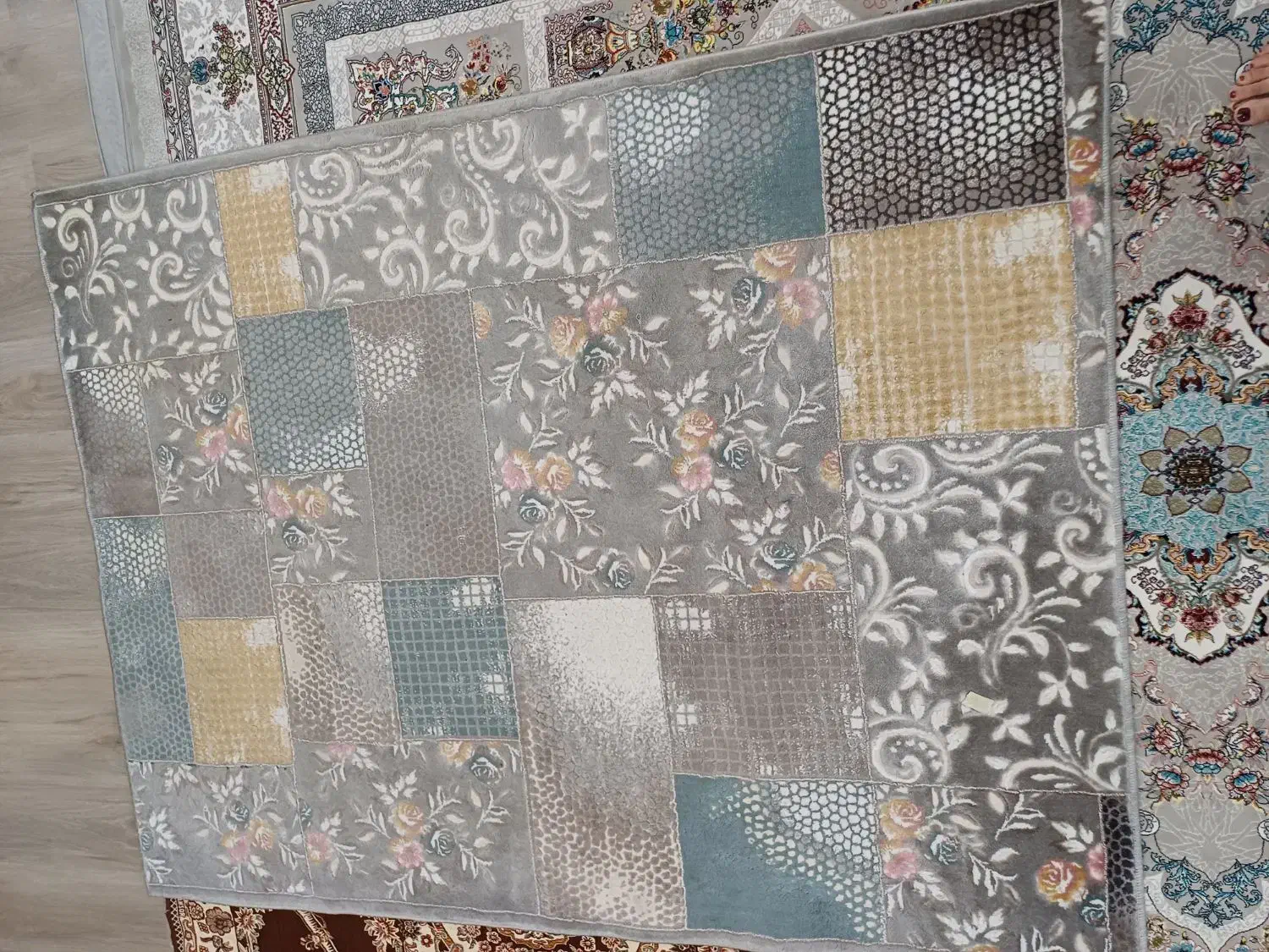 قالیچه دراندازه ۱۹۰در۱۵۰|فرش|رشت, آزادگان|دیوار