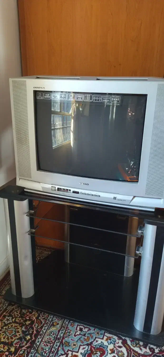 تلویزیون پارس با میز شیشه ای|تلویزیون و پروژکتور|تویسرکان, |دیوار