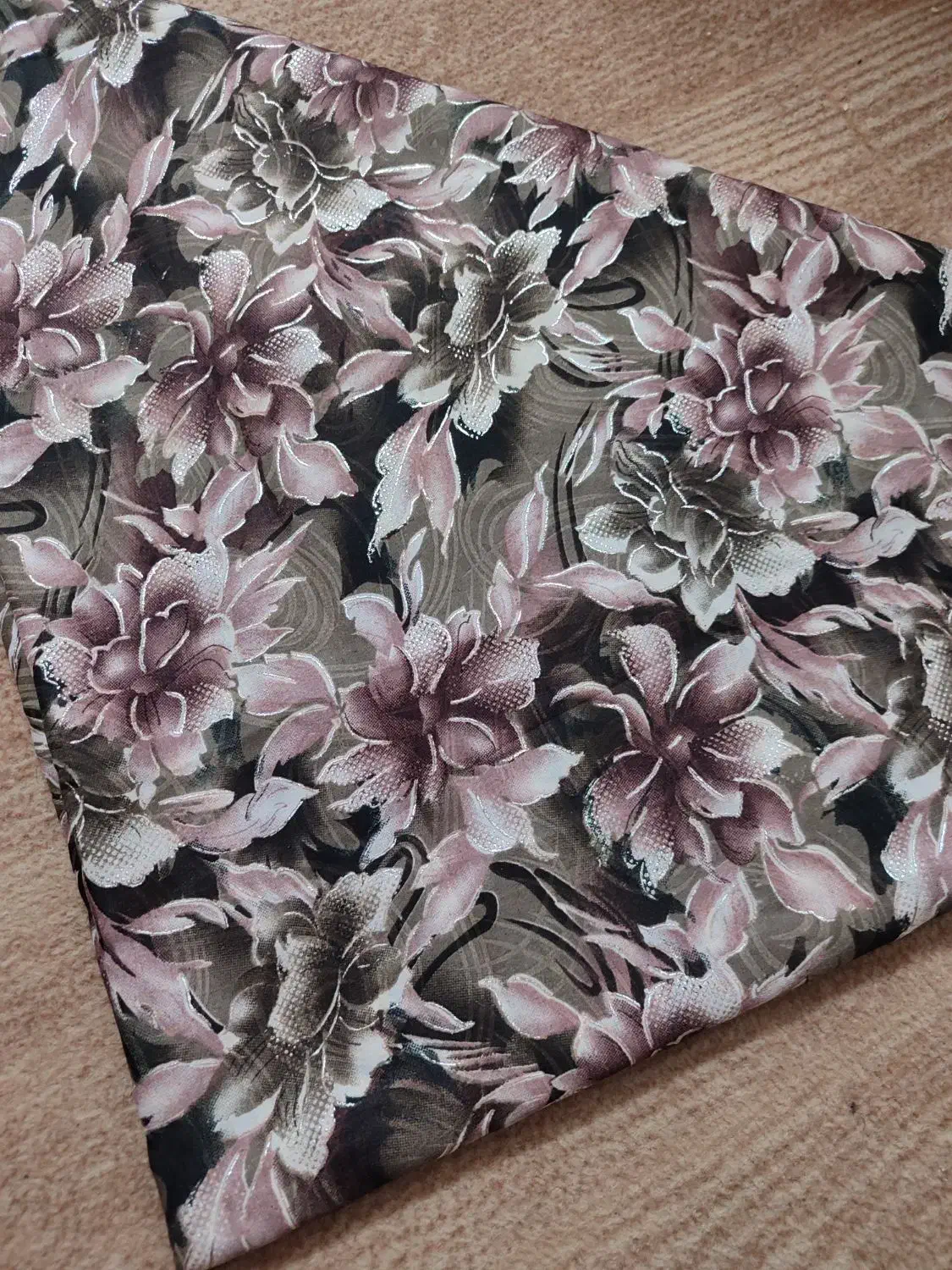 چادررنگی|لباس|قم, شاه سید علی|دیوار