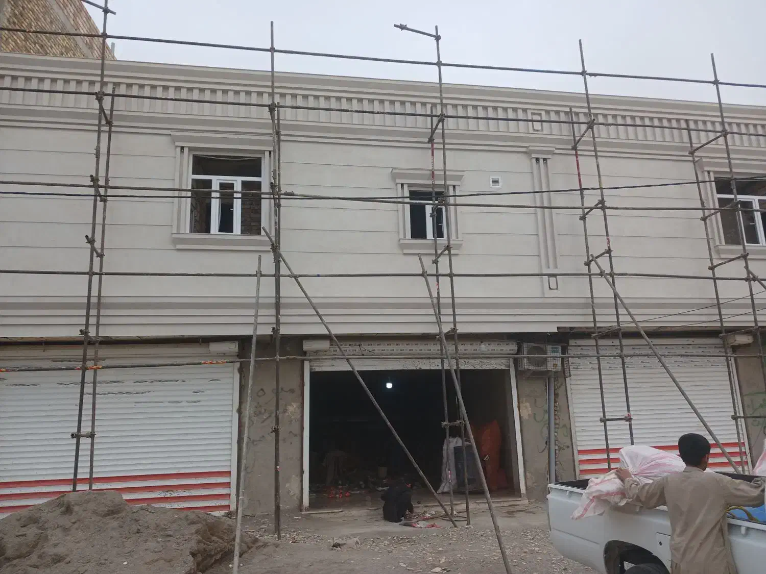 شاگرد کاشیکار میخوام|استخدام معماری، عمران و ساختمانی|زابل, |دیوار