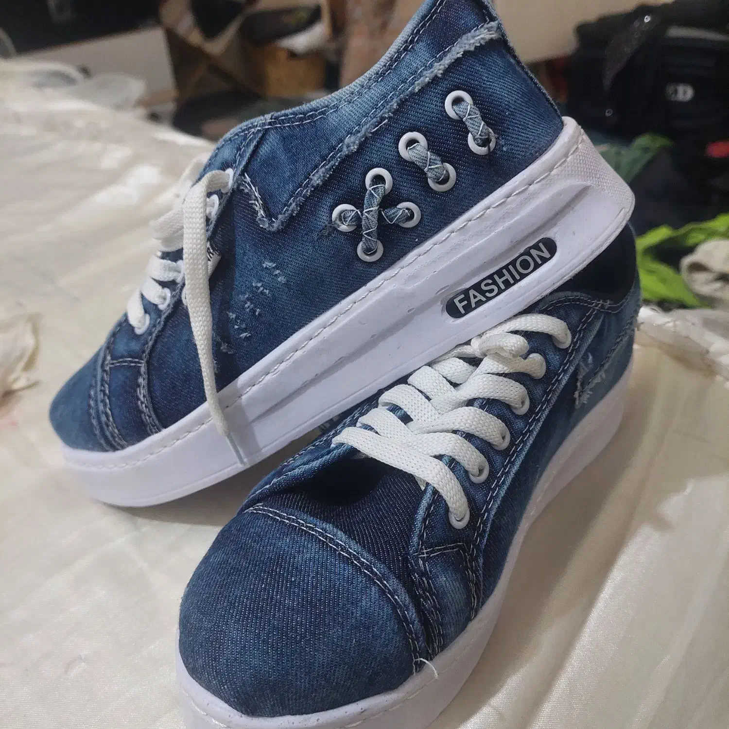 کفش لی|کیف، کفش، کمربند|دهدشت, |دیوار