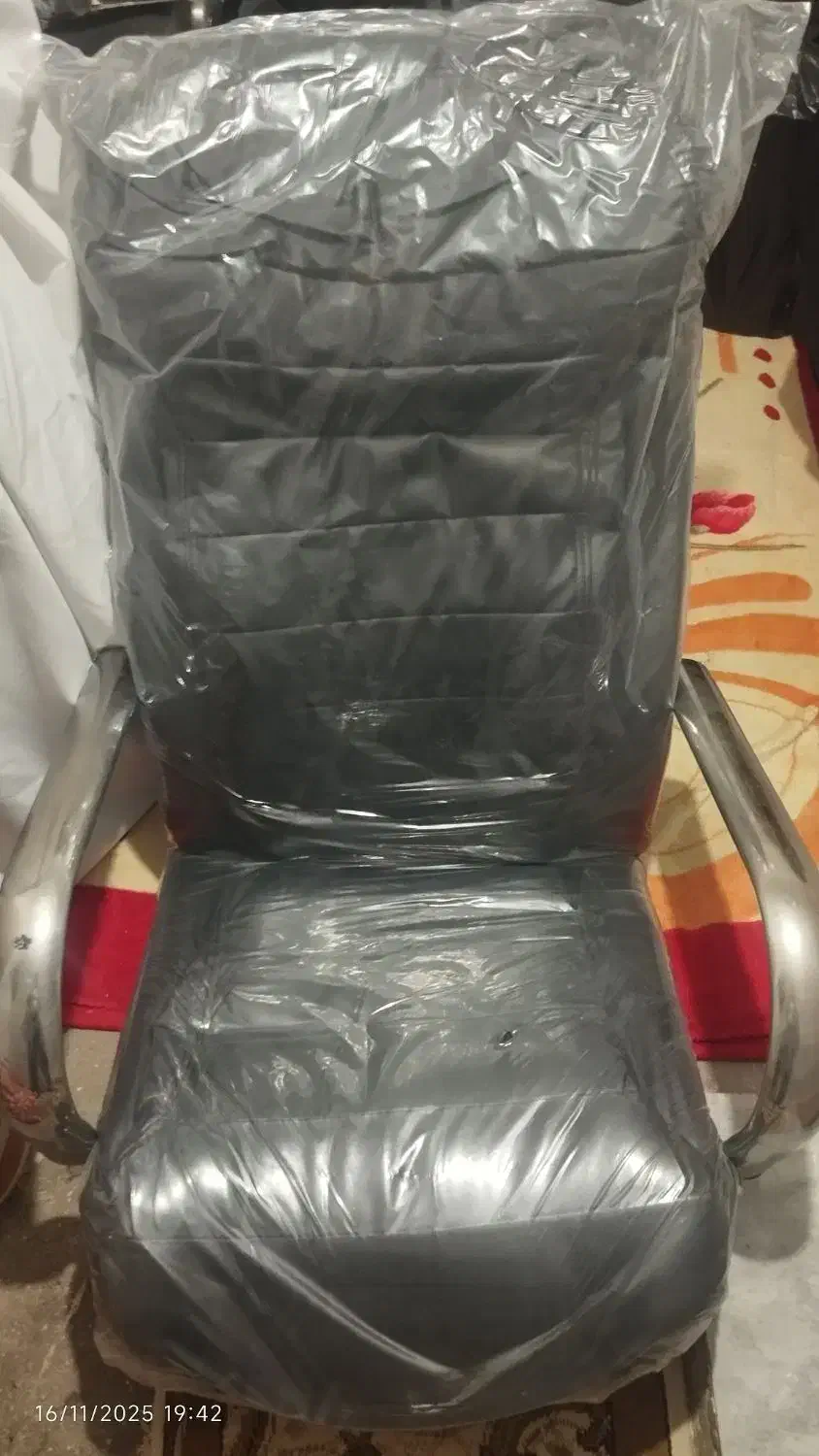 صندلی گردان نو بدون استفاده|مبلمان اداری|سنندج, |دیوار