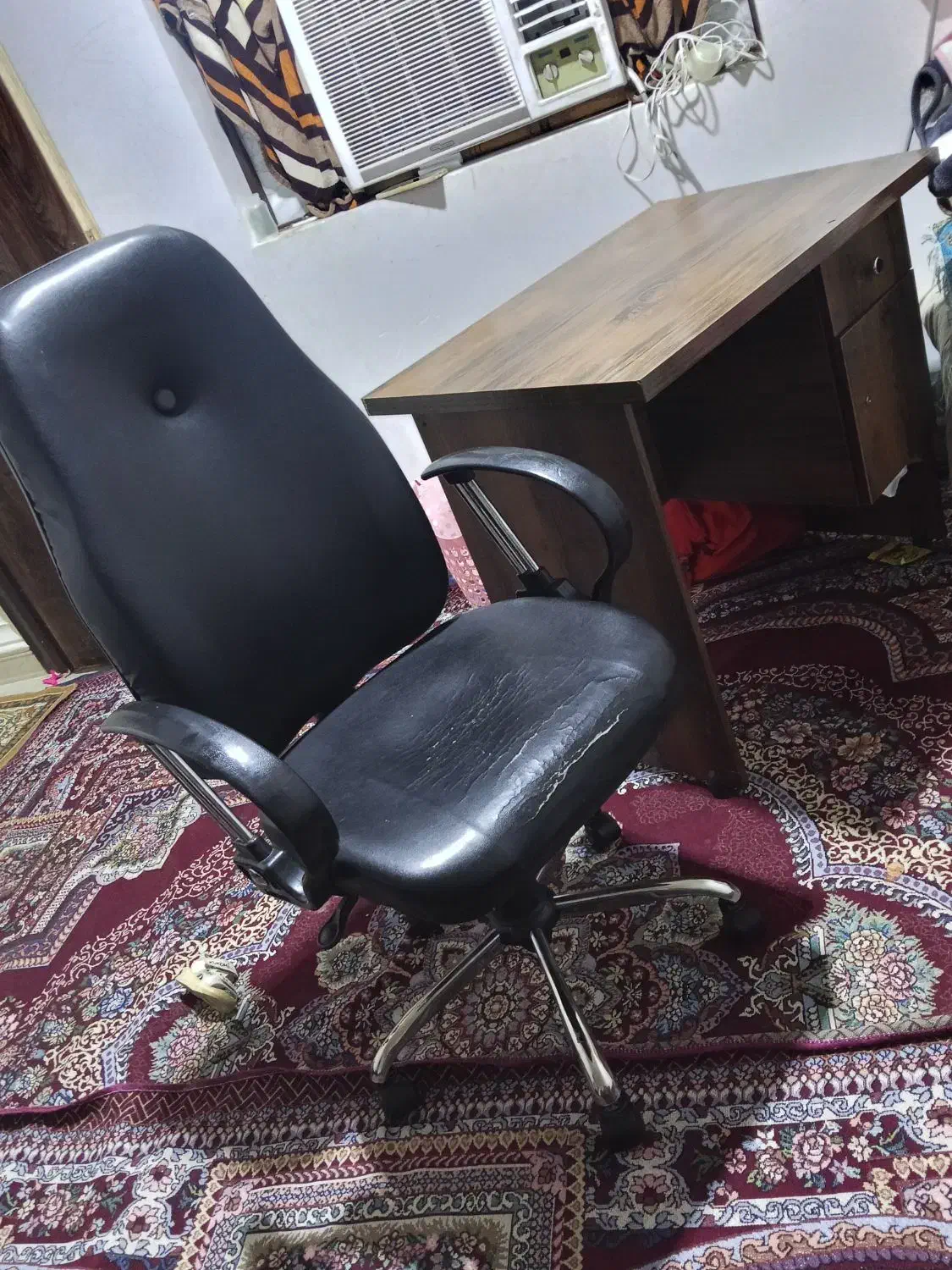 صندلی  و میز|دفتر کار|کنارک, |دیوار