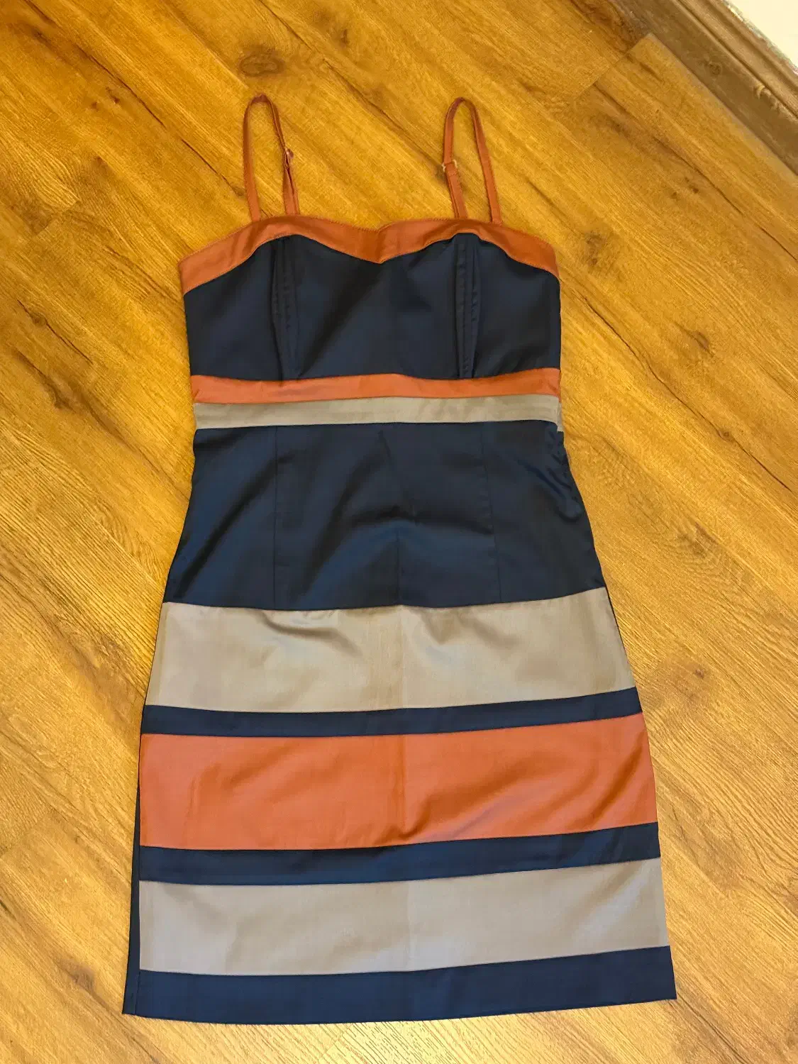 لباس مجلسی کوتاه|لباس|آمل, |دیوار