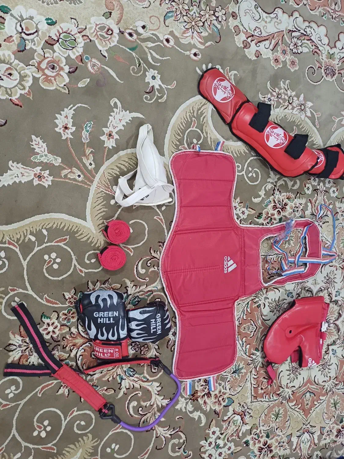 دوتا ست کامل وشوو  یک ست کامل بوکس.یک عدد هوگو|تجهیزات ورزشی|یاسوج, |دیوار