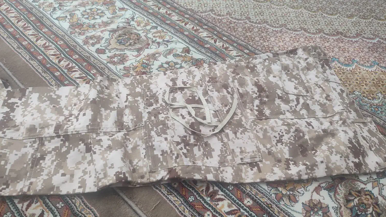 لباس نظامی|لباس|کازرون, |دیوار