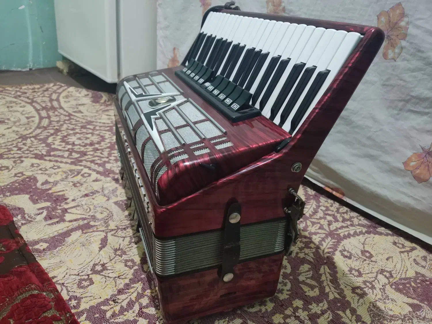 آکاردئون ولت میستر|پیانو، کیبورد، آکاردئون|ارومیه, |دیوار