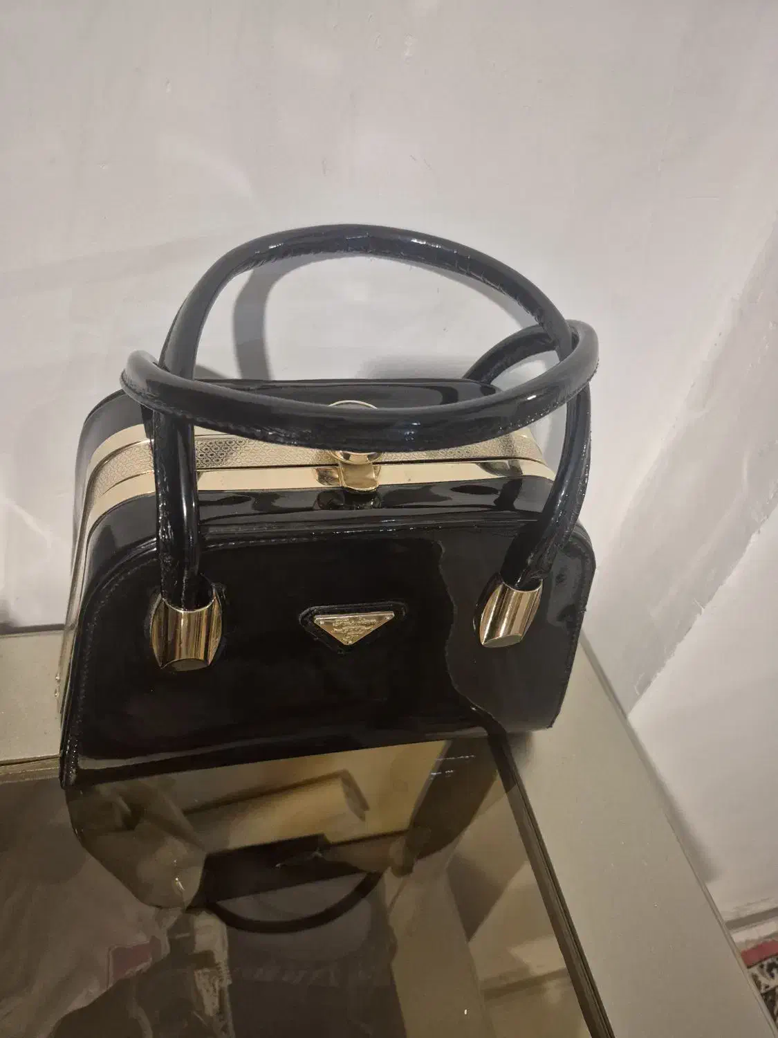 کیف ورنی|کیف، کفش، کمربند|اراک, |دیوار