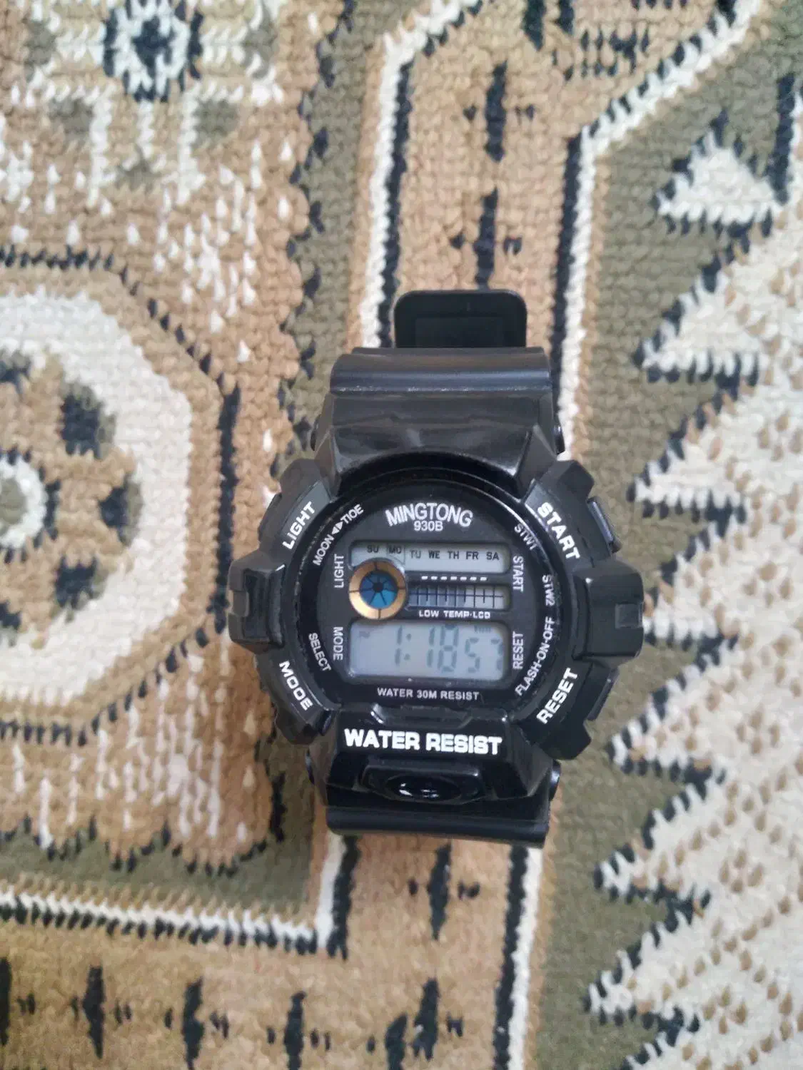 ساعت مچی مردانه و زنجیر نقره به فروش میرسد|ساعت|سنقر, |دیوار