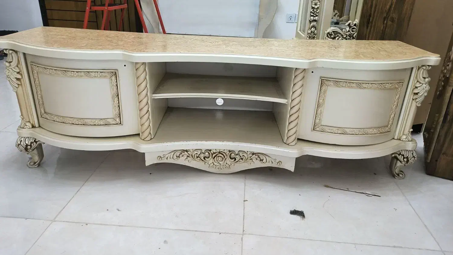 میز کنسولی سفید صدفی|بوفه، ویترین، کنسول|نسیم‌شهر, |دیوار