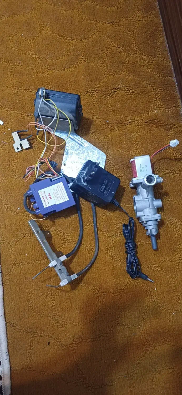 لوازم برقی آبگرمکن دیواری|آبگرمکن، پکیج، شوفاژ|قم, صفائیه|دیوار