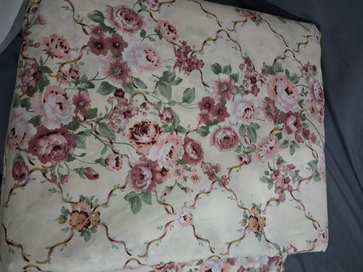 پارچه ملافه|رختخواب، بالش، پتو|سیرجان, |دیوار